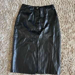 Lulu's Black faux leather pencil skirt